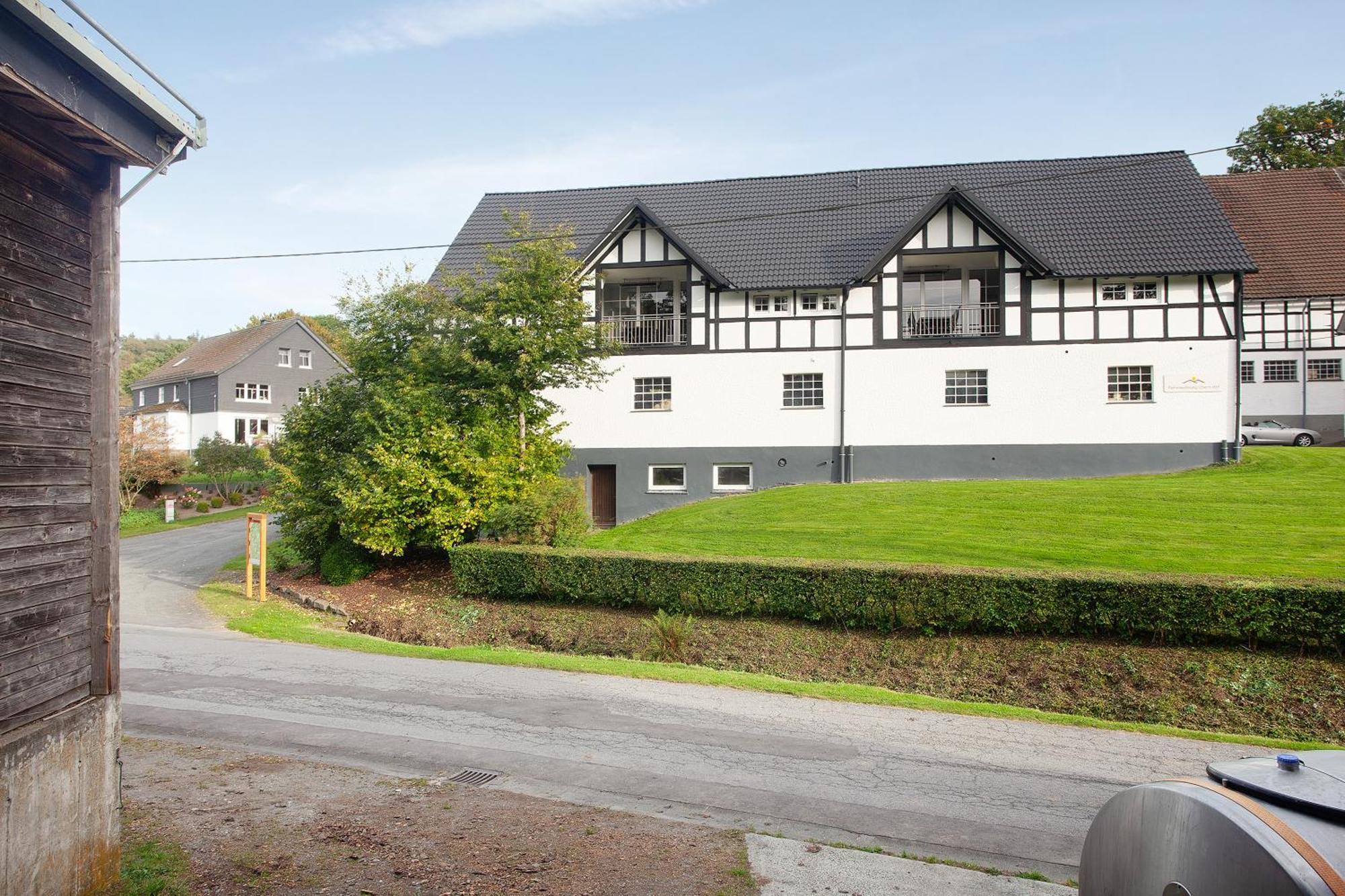 Ferienwohnungen Uebern Hof Schmallenberg Exterior photo