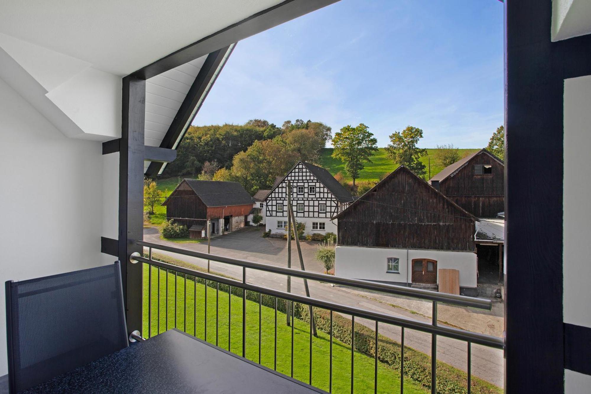 Ferienwohnungen Uebern Hof Schmallenberg Exterior photo